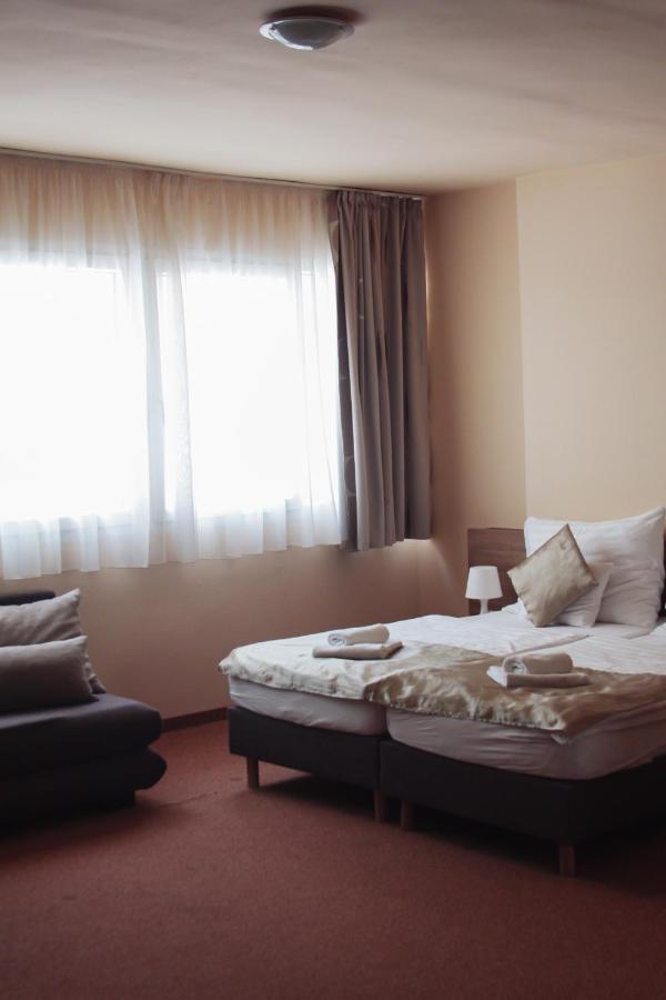 Centrooms 埃格尔 外观 照片